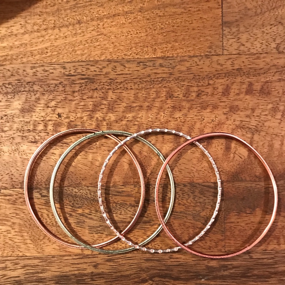 FREE W/$20+ PURCHASE 4 Pink and Silver Bangles